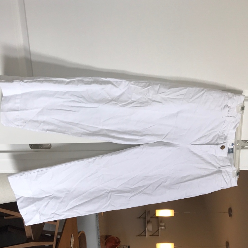 Relaxed white pants